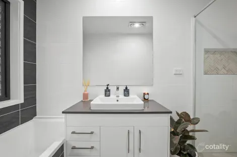 Property photo of 10 Minerva Street South Ripley QLD 4306
