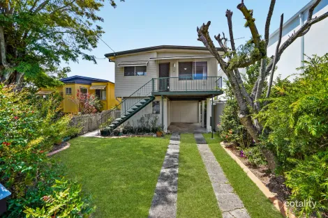 184 SCARBOROUGH RD, SCARBOROUGH, QLD 4020