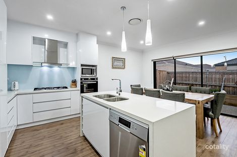 Property photo of 8 Moonlight Way Mickleham VIC 3064
