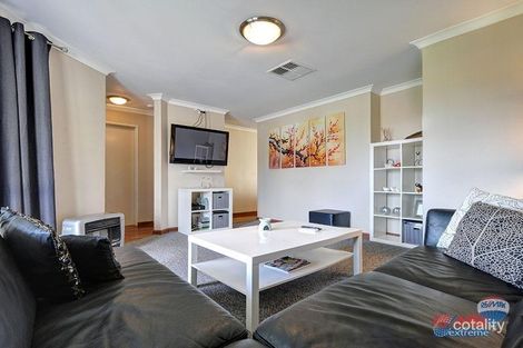 Property photo of 11 Greenfields Circle Hocking WA 6065