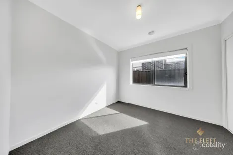 Property photo of 23 Iconic Drive Tarneit VIC 3029