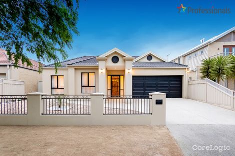 Property photo of 11 Narracan Close Caroline Springs VIC 3023