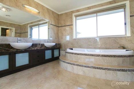 Property photo of 10 The Boardwalk Waterways VIC 3195