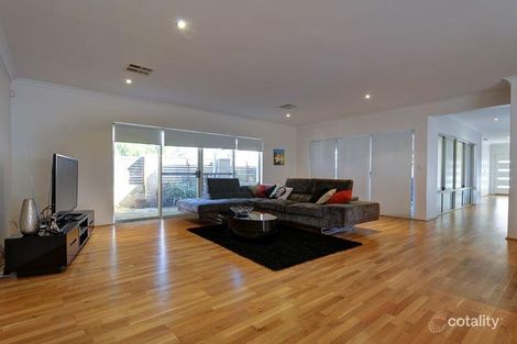 Property photo of 2 Dunreath Vista Belmont WA 6104