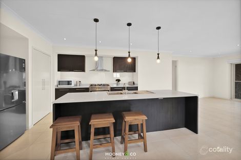 Property photo of 17 Durnoch Place Cranbourne VIC 3977
