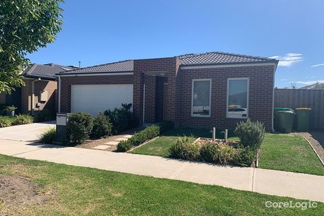 Property photo of 4 Fairywren Street Pakenham VIC 3810