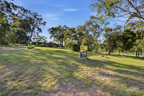 15 Laughtons Rd, Kalimna, VIC 3909