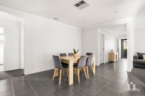 Property photo of 35 Gyrfalcon Way Doreen VIC 3754