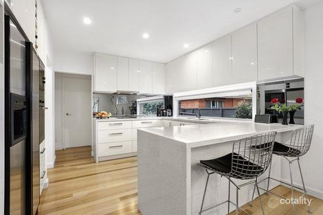 Property photo of 25 Cottinglea Terrace Ringwood North VIC 3134