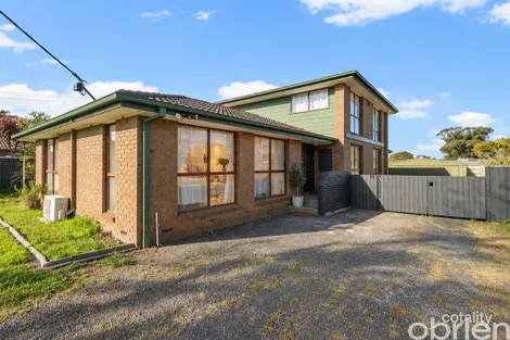 104 Racecourse Rd, Pakenham, VIC 3810