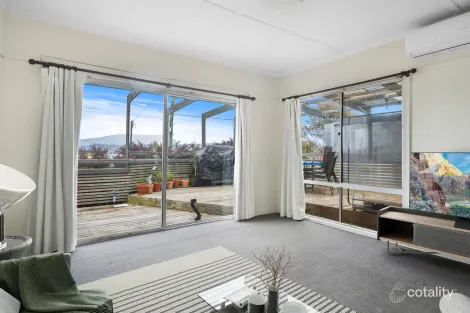 Property photo of 1/37 Spitfarm Road Opossum Bay TAS 7023