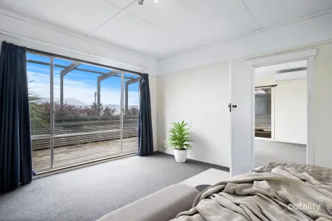 Property photo of 1/37 Spitfarm Road Opossum Bay TAS 7023