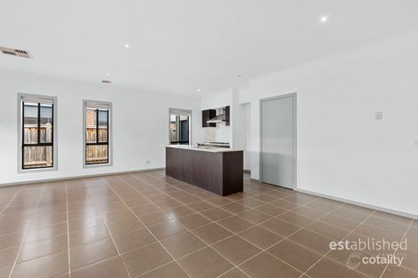 Property photo of 5 Lilyturf Drive Tarneit VIC 3029