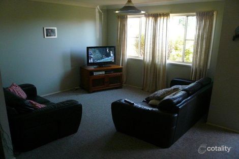 Property photo of 2/6 Paulene Crescent Kearneys Spring QLD 4350