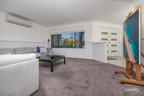 Property photo of 24 Whitecliffe Square Iluka WA 6028