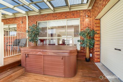 Property photo of 25 Cuthbert Drive Hillside VIC 3037