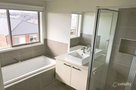 Property photo of 13 Beacon Drive Cranbourne North VIC 3977