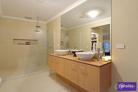 Property photo of 9 Hollyrood Drive Berwick VIC 3806