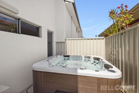 Property photo of 2/26 Beechboro Road South Bayswater WA 6053
