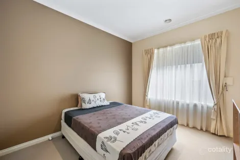Property photo of 29 Southbank Walk Taylors Hill VIC 3037