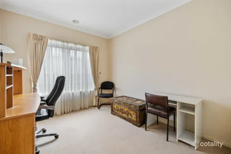 Property photo of 29 Southbank Walk Taylors Hill VIC 3037