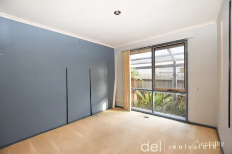 Property photo of 29 Stirling Avenue Cranbourne North VIC 3977