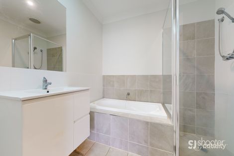 Property photo of 34A Lansdowne Drive Dubbo NSW 2830