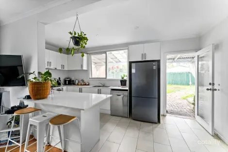 Property photo of 65 Blackshaws Road Newport VIC 3015