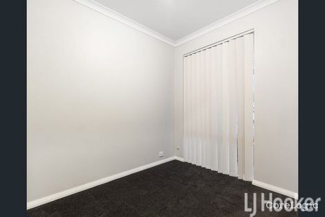 Property photo of 21 Luderick Grove Warnbro WA 6169