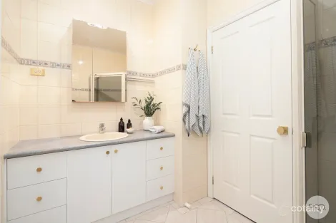 Property photo of 10 Fernbanks Court Ballarat North VIC 3350