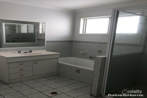 Property photo of 14 Barrine Close Clinton QLD 4680