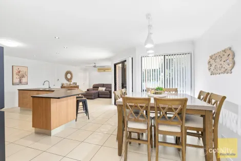 Property photo of 11 Chandon Court Emerald QLD 4720