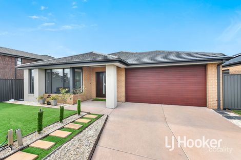 Property photo of 53 Eliburn Drive Cranbourne East VIC 3977