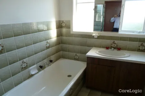 Property photo of 13 Lake Street Avondale Heights VIC 3034