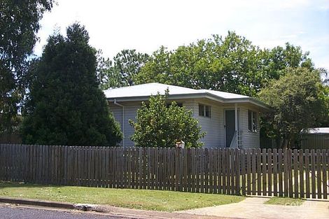 3 Light St, Leichhardt, QLD 4305
