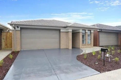 7 Naomi St, Pakenham, VIC 3810