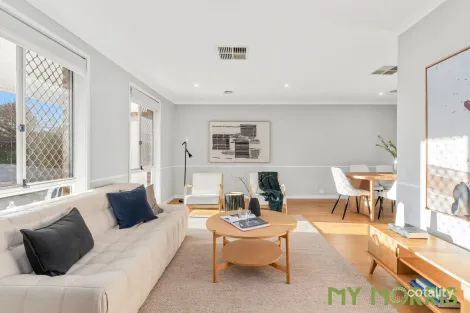 Property photo of 2 Griffin Place Monash ACT 2904