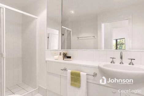 Property photo of 18/15 Clarence Road Indooroopilly QLD 4068
