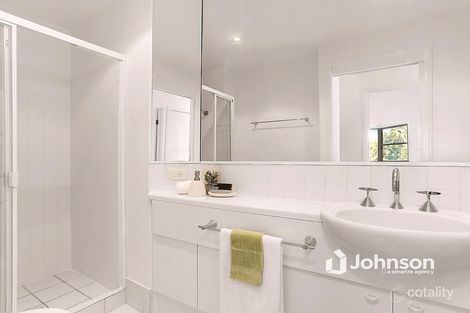 Property photo of 18/15 Clarence Road Indooroopilly QLD 4068