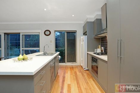 Property photo of 2/4-5 Saltbush Court Rowville VIC 3178