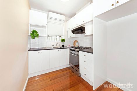 Property photo of 2/22 Royal Avenue Glen Huntly VIC 3163