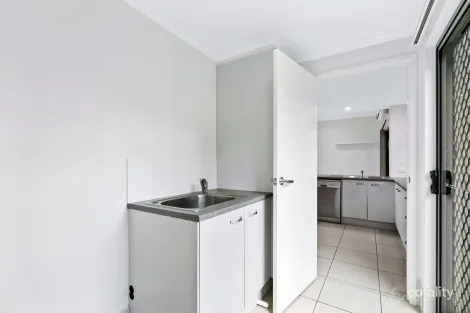 Property photo of 4/115 Torquay Road Scarness QLD 4655