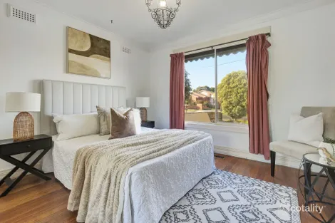Property photo of 11 Plumpton Avenue Craigieburn VIC 3064