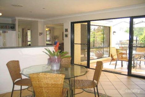 Property photo of 8 Harrington Close Brookfield QLD 4069