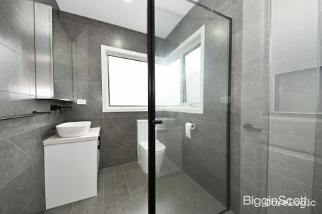 Property photo of 2/627 Mountain Highway Bayswater VIC 3153