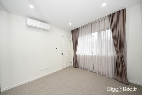 Property photo of 2/627 Mountain Highway Bayswater VIC 3153