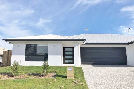 Property photo of 2/2 Girtin Circuit Pimpama QLD 4209