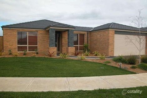 19 Phoenix Ave, Cranbourne, VIC 3977