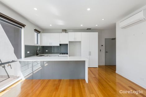 Property photo of 1/26 Diamond Boulevard Greensborough VIC 3088