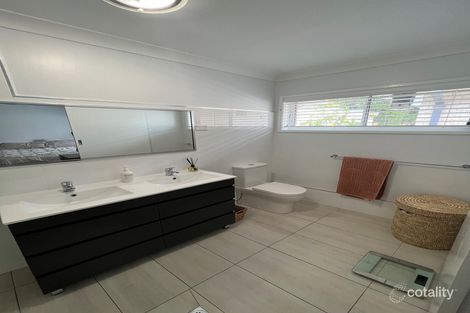 Property photo of 18 Admiralty Court Yamba NSW 2464